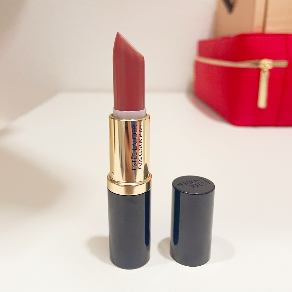Estee Lauder lipstick 440